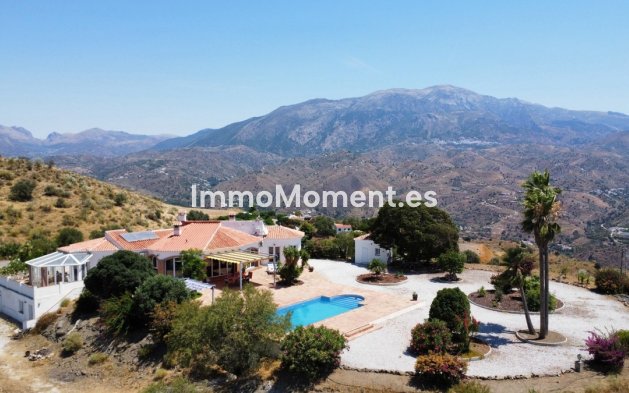 Reventa - Villa independiente - Málaga Este - El Trapiche