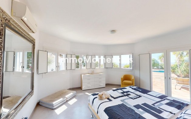 Reventa - Villa independiente - Málaga Este - El Trapiche