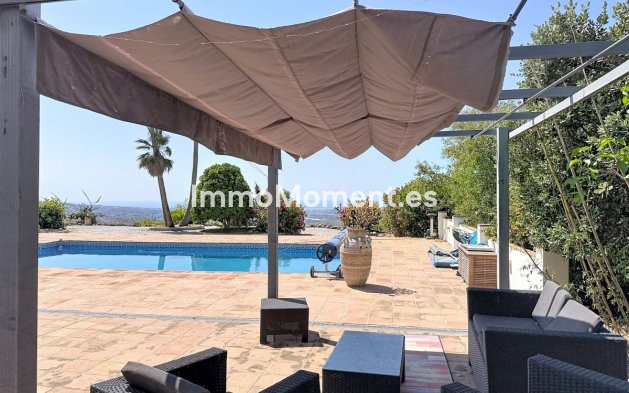 Reventa - Villa independiente - Málaga Este - El Trapiche
