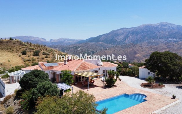 Reventa - Villa independiente - Málaga Este - El Trapiche