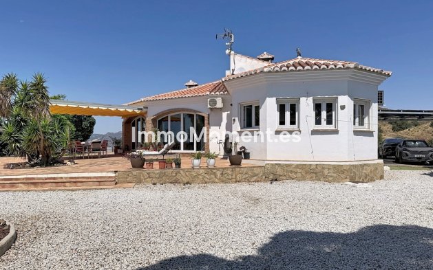 Reventa - Villa independiente - Málaga Este - El Trapiche