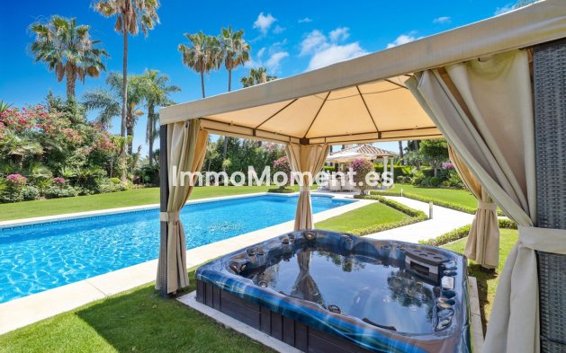 Resale - Detached villa - Marbella - Nueva Andalucía