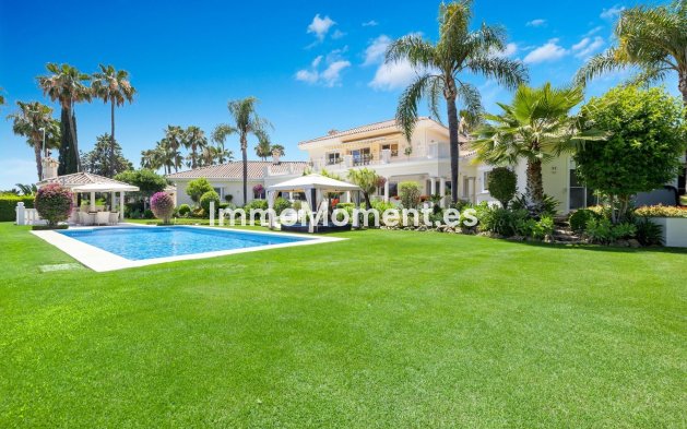 Resale - Detached villa - Marbella - Nueva Andalucía