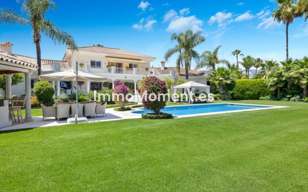 Resale - Detached villa - Marbella - Nueva Andalucía