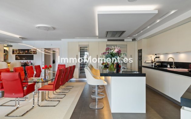 Resale - Detached villa - Marbella - Nueva Andalucía
