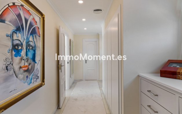 Resale - Detached villa - Marbella - Nueva Andalucía