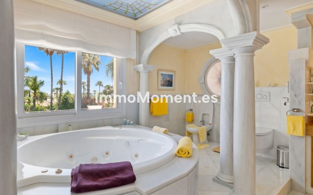 Resale - Detached villa - Marbella - Nueva Andalucía