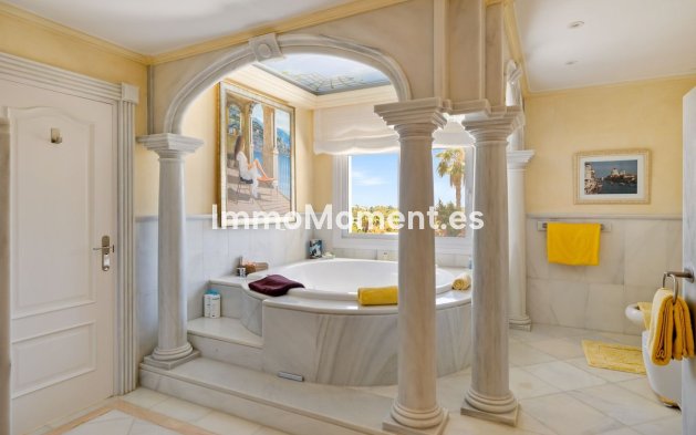 Resale - Detached villa - Marbella - Nueva Andalucía