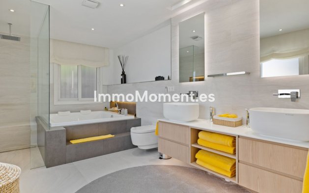 Resale - Detached villa - Marbella - Nueva Andalucía