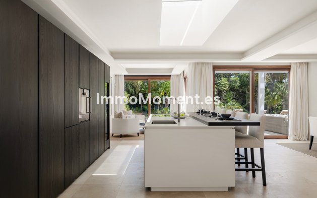 Resale - Detached villa - Marbella - Nueva Andalucía