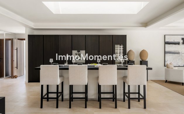 Resale - Detached villa - Marbella - Nueva Andalucía
