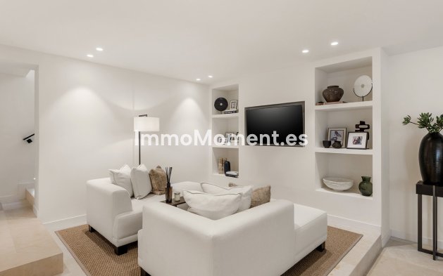 Resale - Detached villa - Marbella - Nueva Andalucía