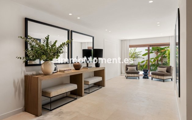 Resale - Detached villa - Marbella - Nueva Andalucía