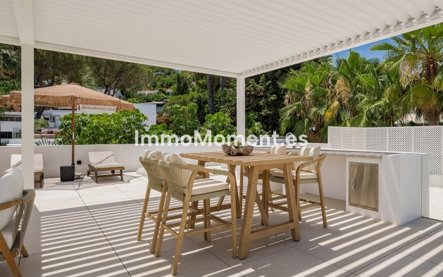 Resale - Detached villa - Marbella - Nueva Andalucía