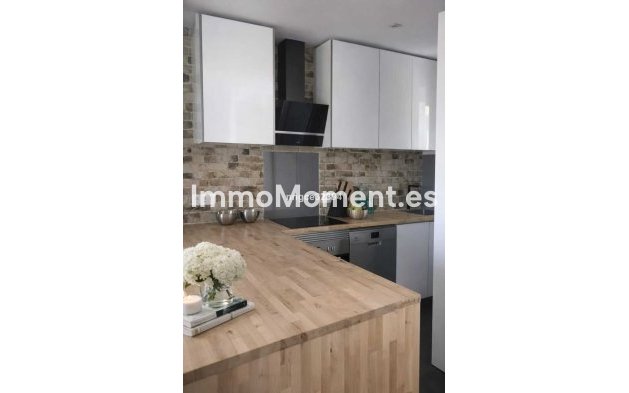 Resale - Apartment - Marbella - Puerto Banús