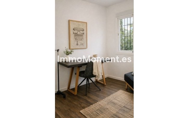 Resale - Apartment - Marbella - Puerto Banús