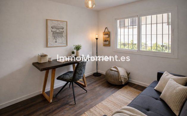 Resale - Apartment - Marbella - Puerto Banús