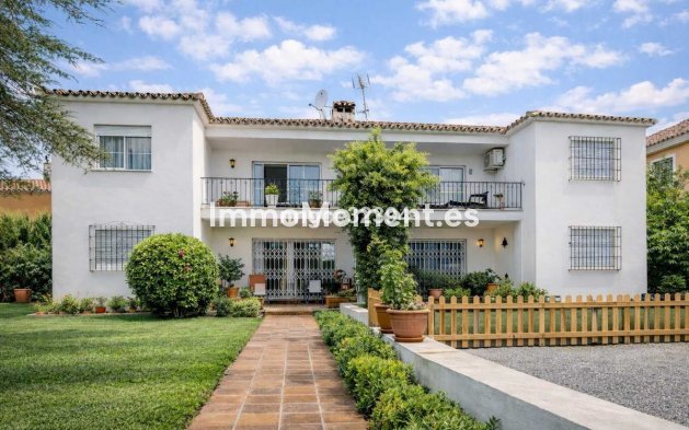 Resale - Apartment - Marbella - Puerto Banús