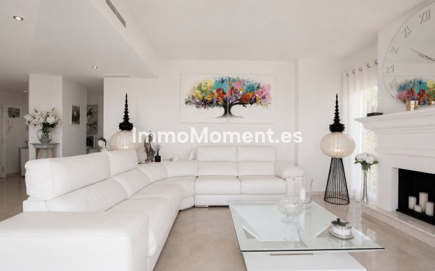 Resale - Apartment - Marbella - Elviria