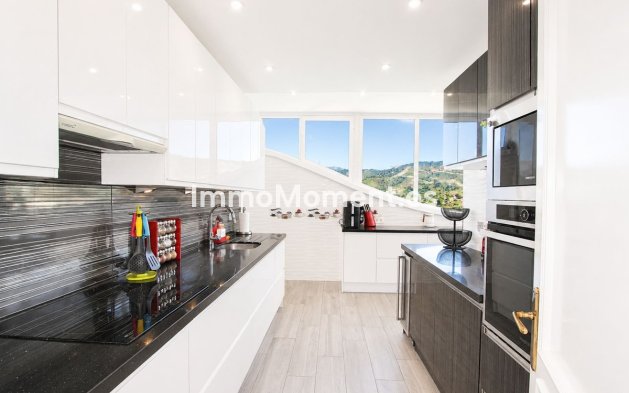 Resale - Apartment - Marbella - Elviria