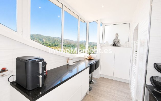 Resale - Apartment - Marbella - Elviria