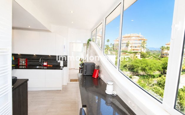 Resale - Apartment - Marbella - Elviria