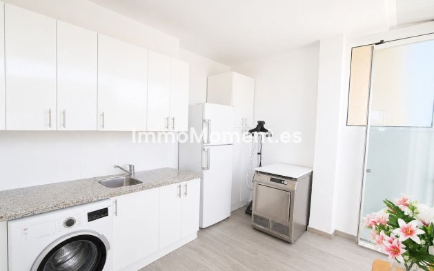 Resale - Apartment - Marbella - Elviria