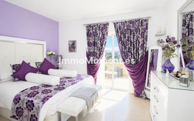 Resale - Apartment - Marbella - Elviria