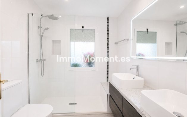 Resale - Apartment - Marbella - Elviria
