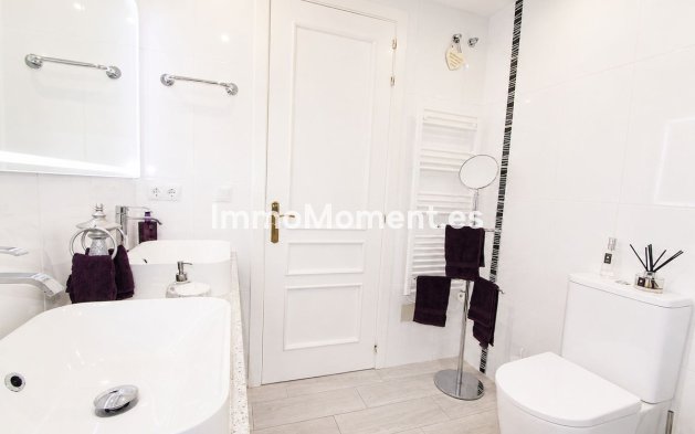 Resale - Apartment - Marbella - Elviria