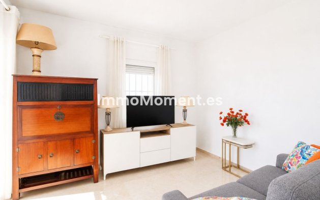 Resale - Apartment - Marbella - Elviria