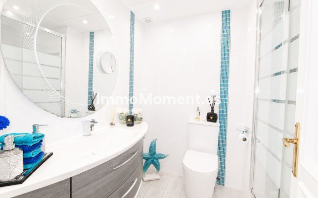 Resale - Apartment - Marbella - Elviria