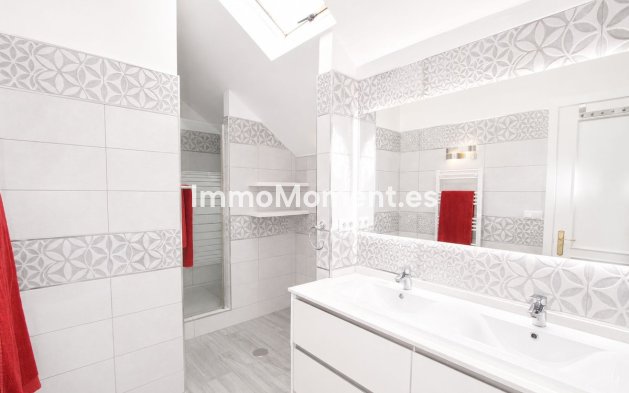Resale - Apartment - Marbella - Elviria