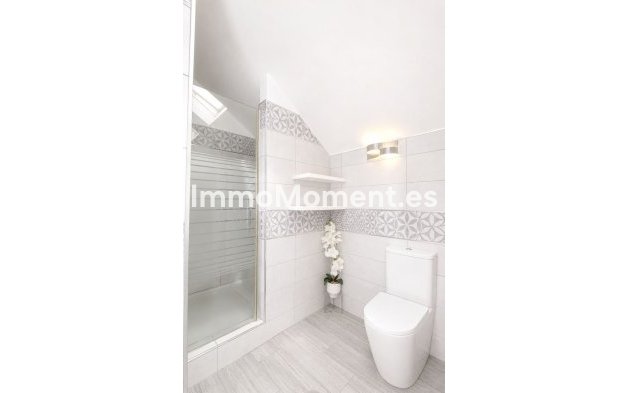 Resale - Apartment - Marbella - Elviria