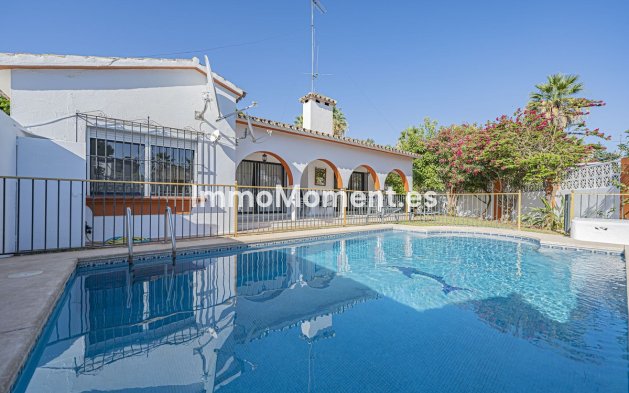 Resale - Detached villa - Marbella - Nueva Andalucía