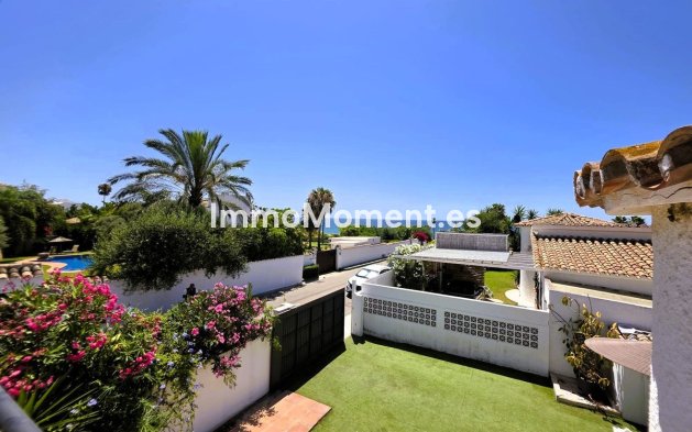 Reventa - Villa independiente - Estepona  - Estepona Centro