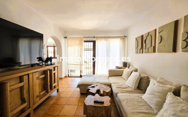 Reventa - Villa independiente - Estepona  - Estepona Centro