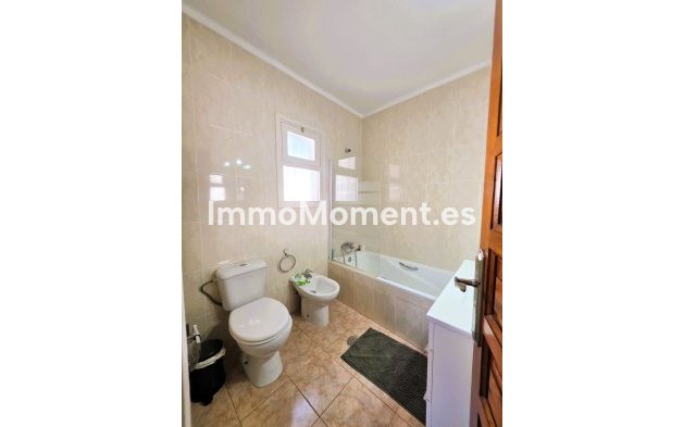 Reventa - Villa independiente - Estepona  - Estepona Centro