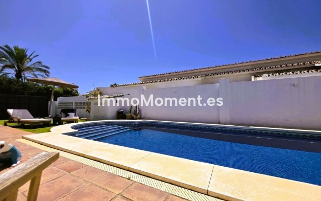 Reventa - Villa independiente - Estepona  - Estepona Centro