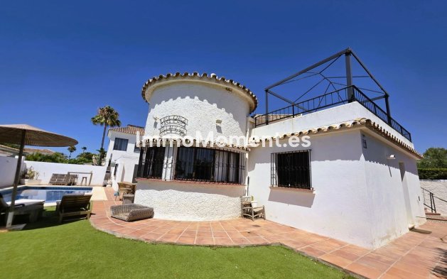 Reventa - Villa independiente - Estepona  - Estepona Centro