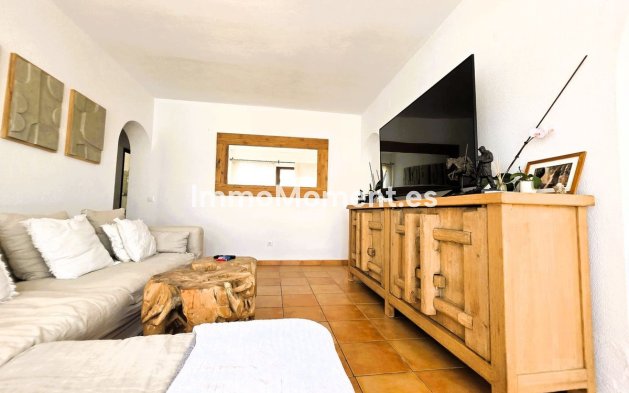 Reventa - Villa independiente - Estepona  - Estepona Centro