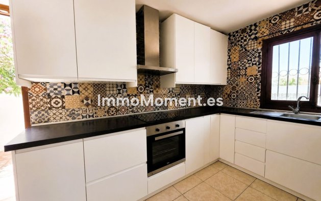 Reventa - Villa independiente - Estepona  - Estepona Centro