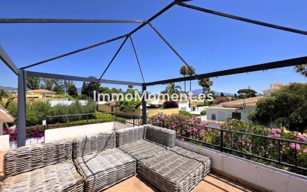 Reventa - Villa independiente - Estepona  - Estepona Centro