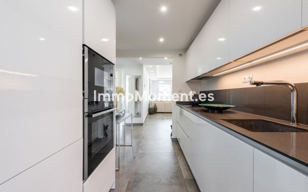 Wiederverkauf - Wohnung - Estepona  - Estepona Centro