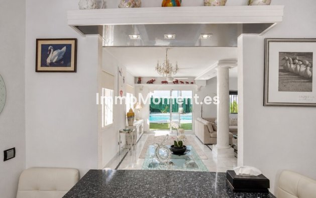 Wiederverkauf - Freistehende Villa - Estepona  - Atalaya
