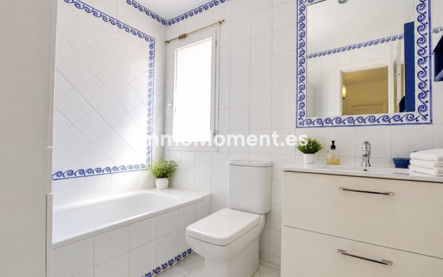 Wiederverkauf - Freistehende Villa - Estepona  - Atalaya