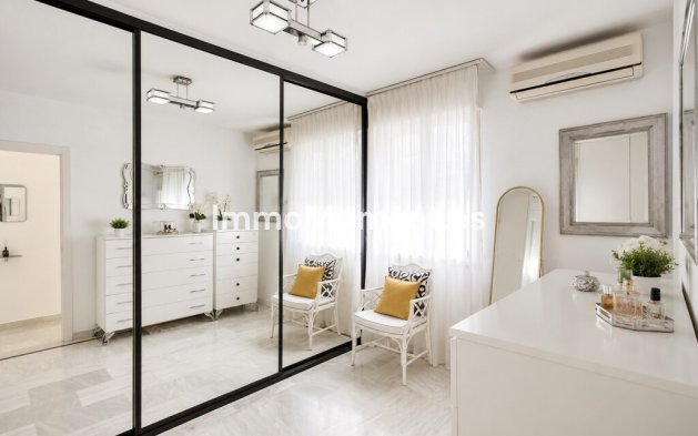Wiederverkauf - Freistehende Villa - Estepona  - Atalaya