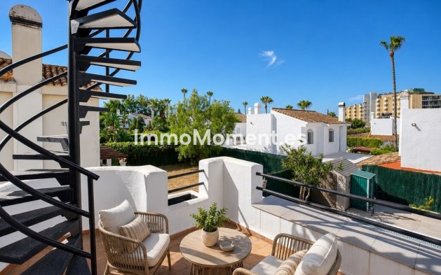 Wiederverkauf - Freistehende Villa - Estepona  - Atalaya