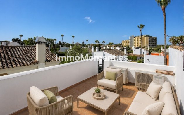 Wiederverkauf - Freistehende Villa - Estepona  - Atalaya