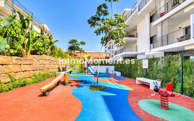 Resale - Apartment - Estepona - Estepona Centro